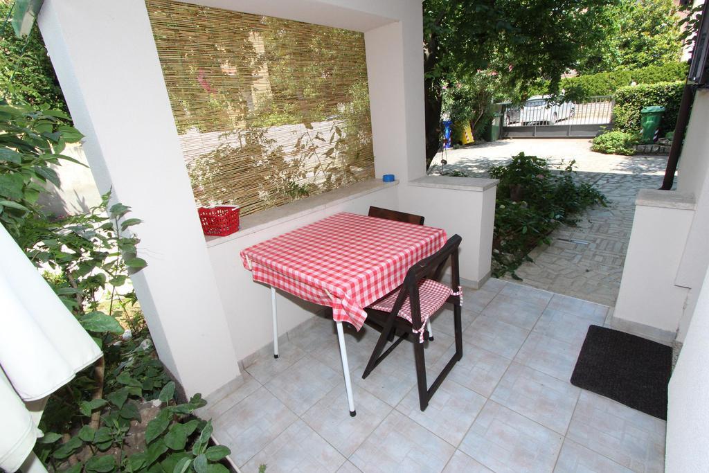 Apartment Lara