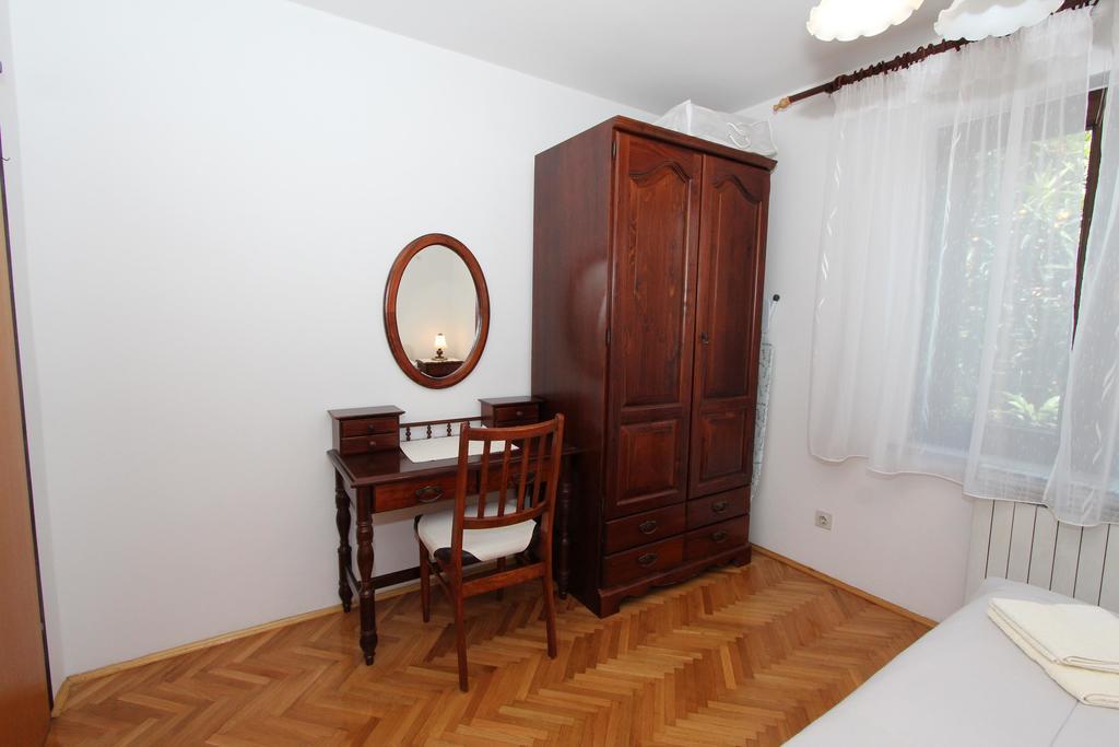 Lara Apartment *