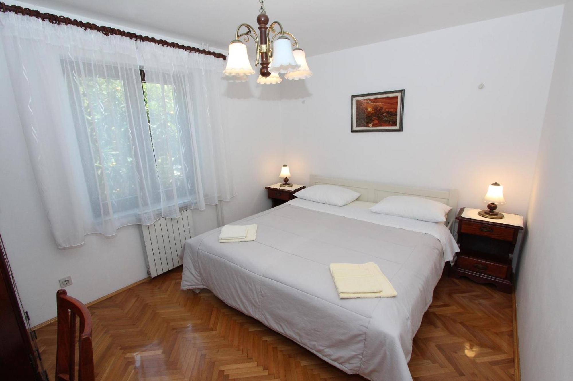 Apartment Lara