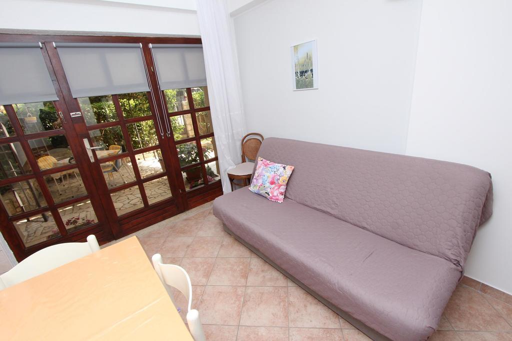 Lara Apartment
