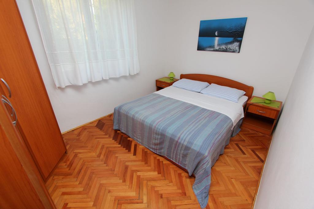 Apartment Lara